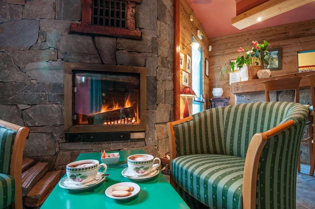 Brit Hotel Florimont Saint-Ferreol Restoran foto