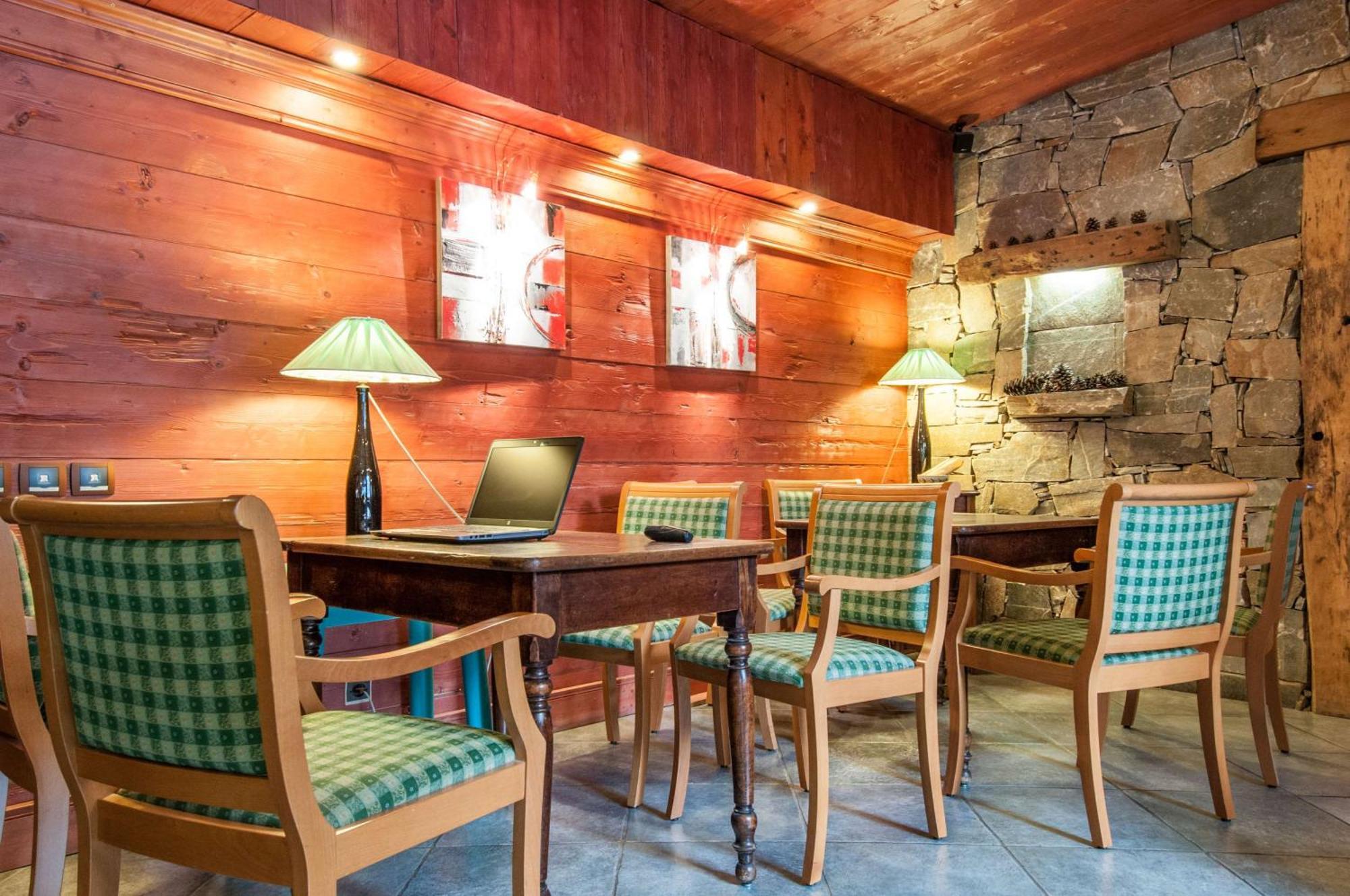 Brit Hotel Florimont Saint-Ferreol Bagian luar foto