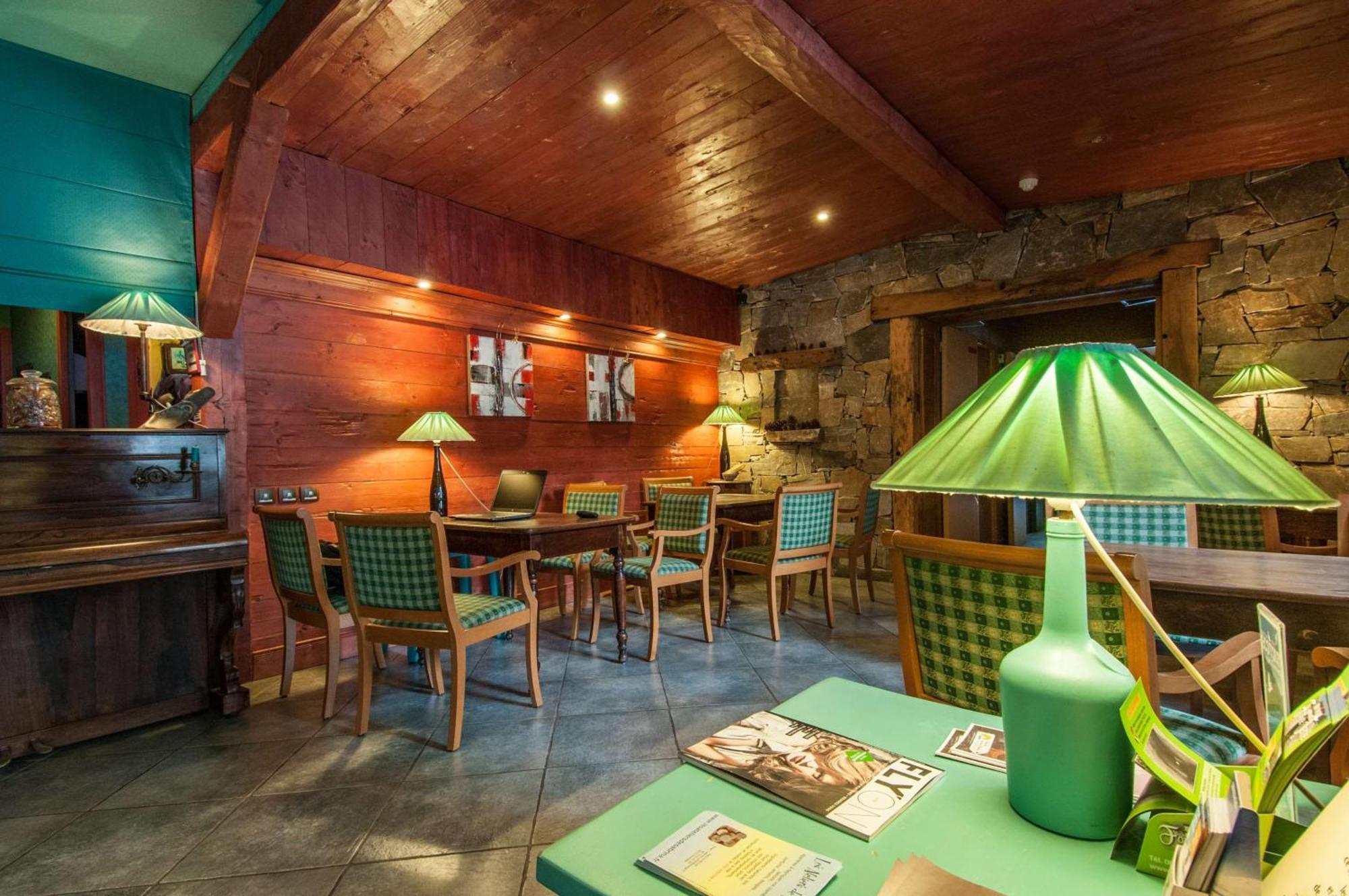 Brit Hotel Florimont Saint-Ferreol Bagian luar foto
