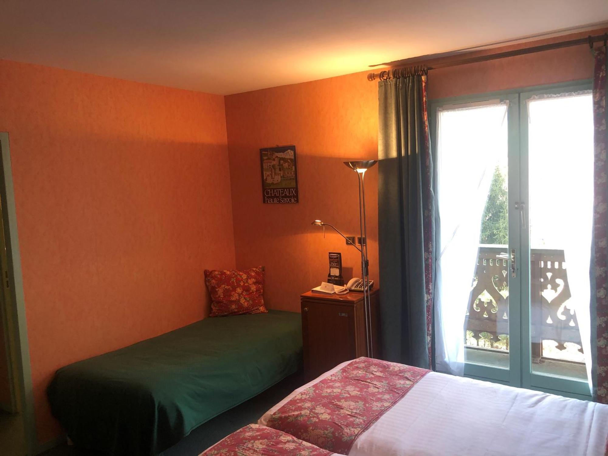 Brit Hotel Florimont Saint-Ferreol Bagian luar foto