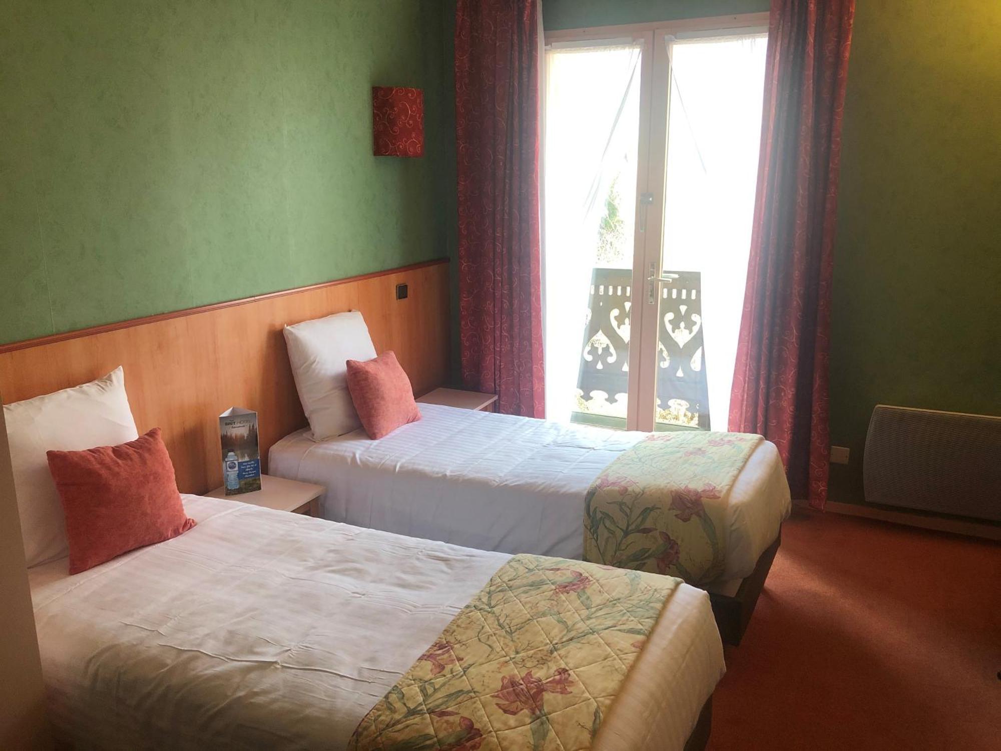 Brit Hotel Florimont Saint-Ferreol Bagian luar foto